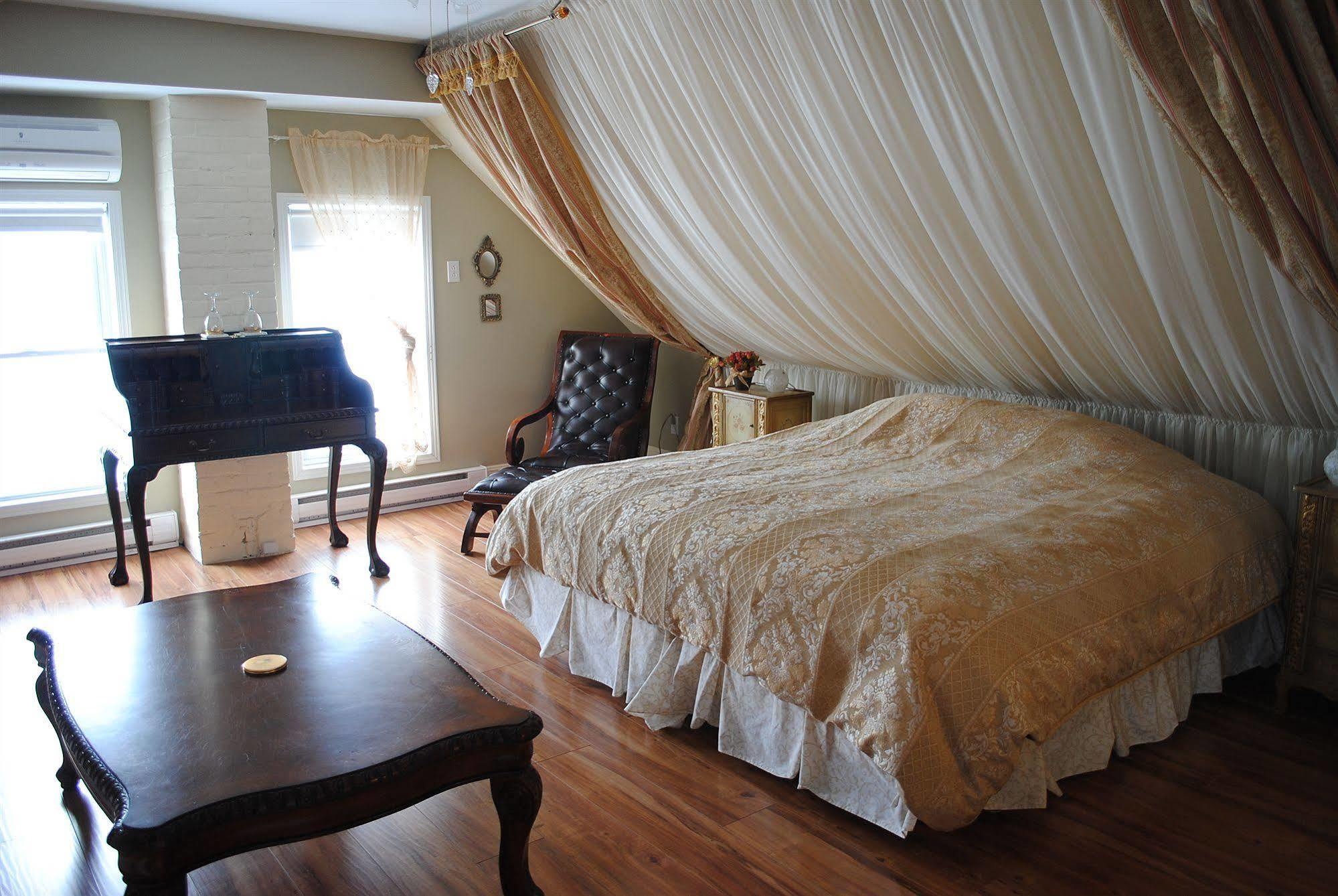 Auberge Marquis De Montcalm Sherbrooke Esterno foto